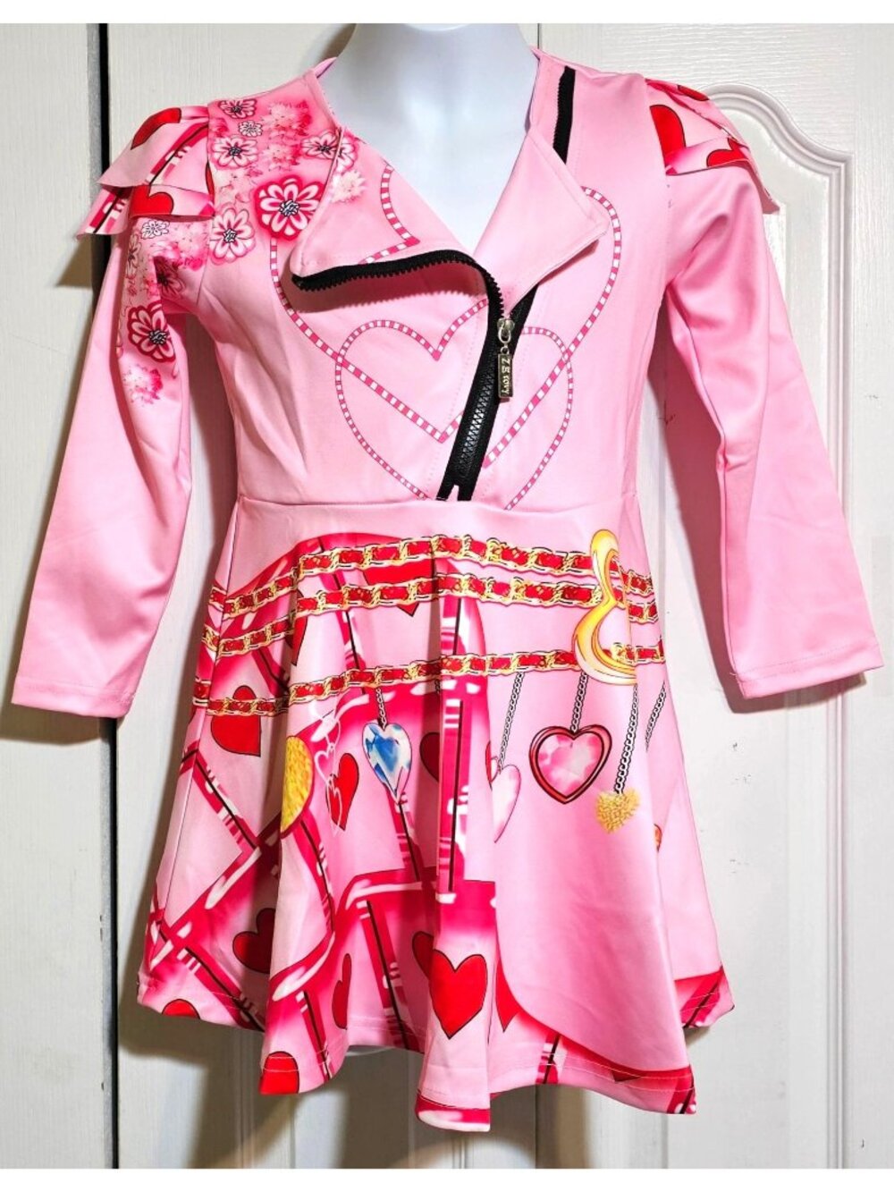 Descendants The Rise of Red Bridge Costume Girls 5-6 Pink Dress Queen of Hearts